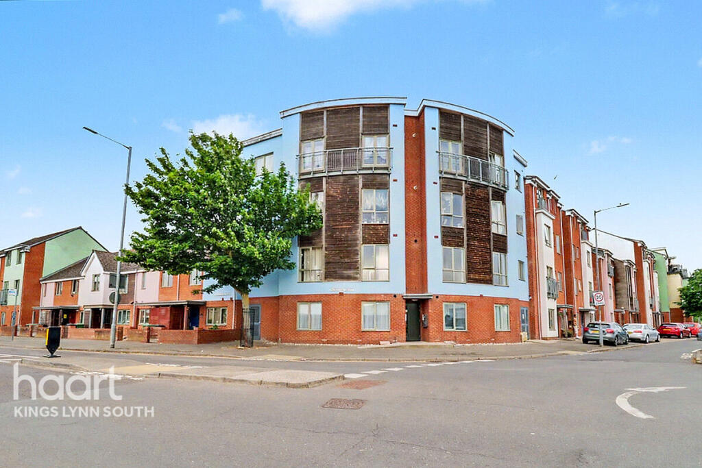 2-bed flat on Morston Drift, King's Lynn, £110,000