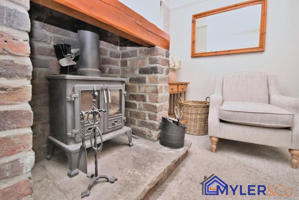 Hall Lane, Cronton, Widnes, WA8 photo 5