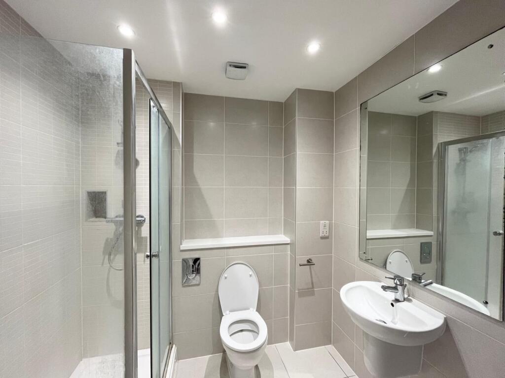 Apartment in Milton Keynes - View 5
