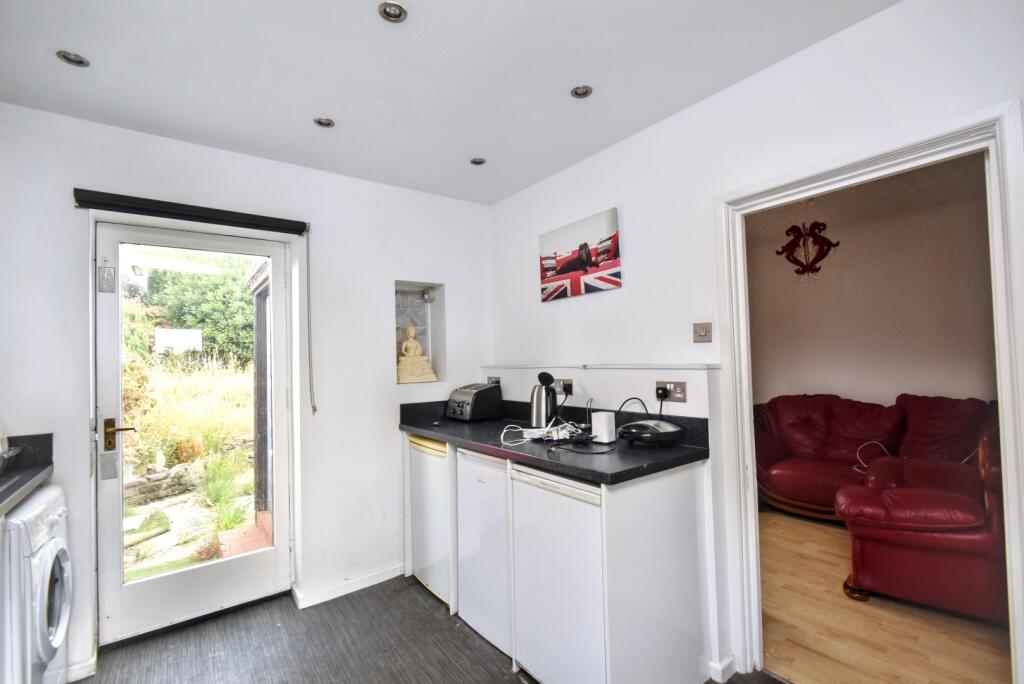 House in Cardiff, Rumney - More