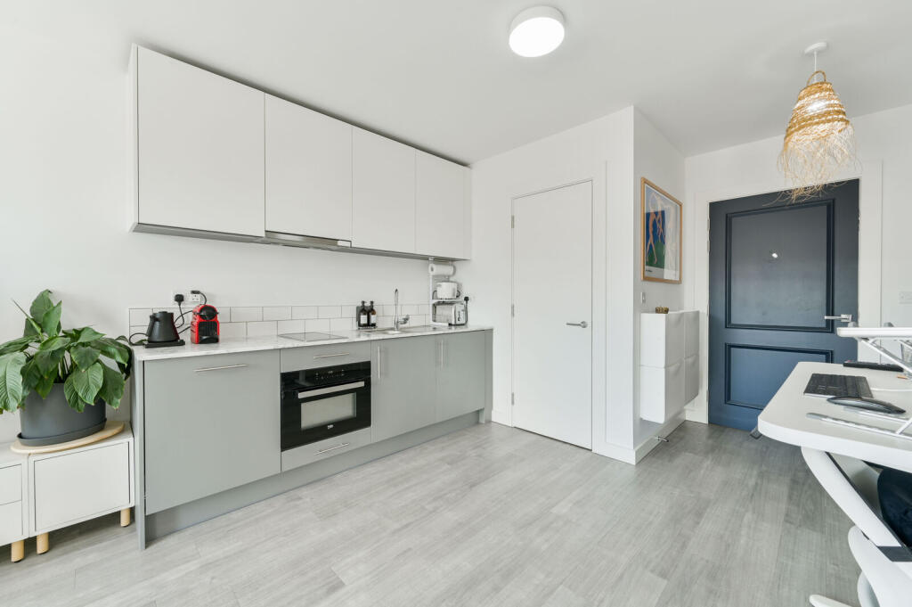 Apartment in London - View 5