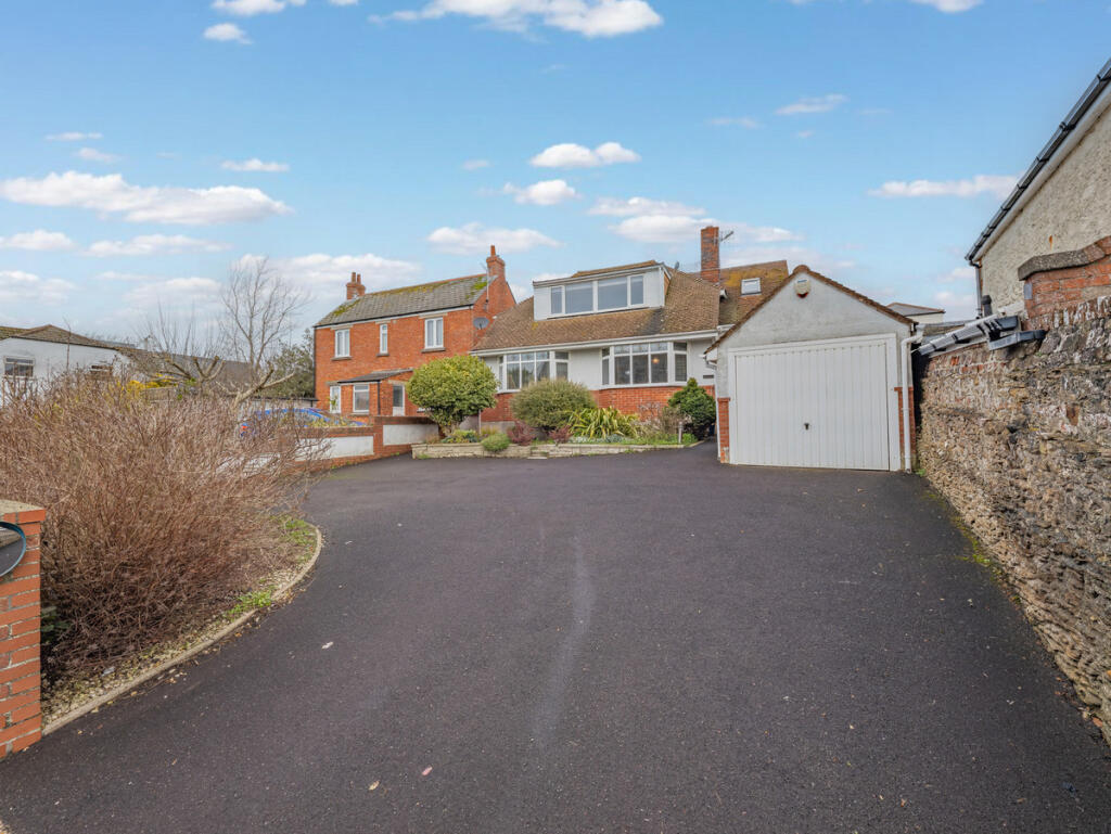 Main image of property: East Street, Weymouth, DT3 4