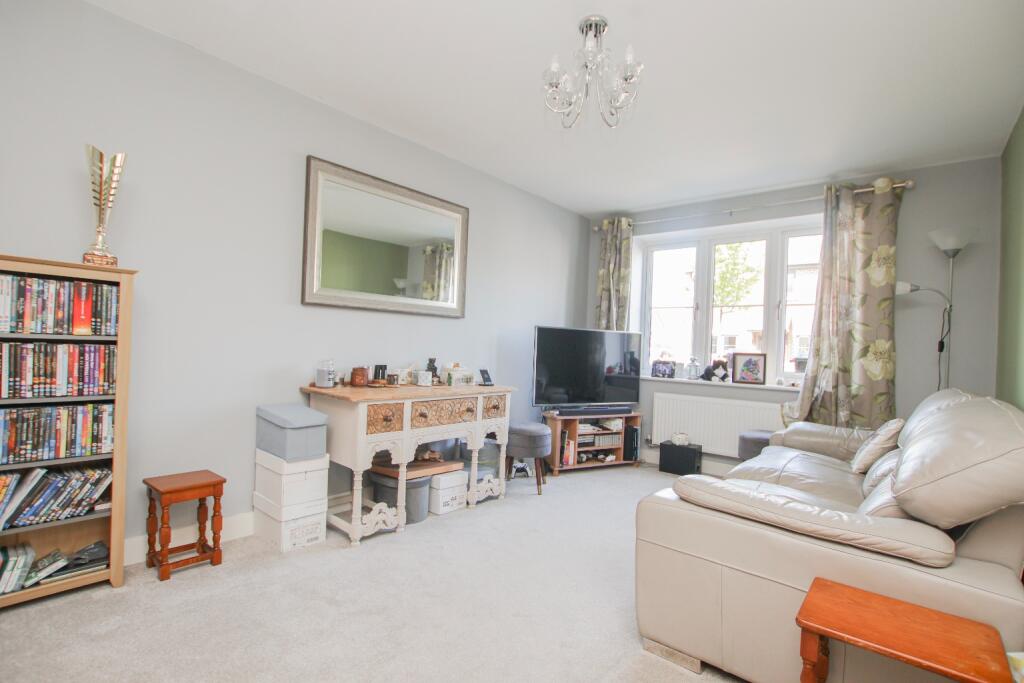 Blades Drive, Saxilby, Lincoln - View 3