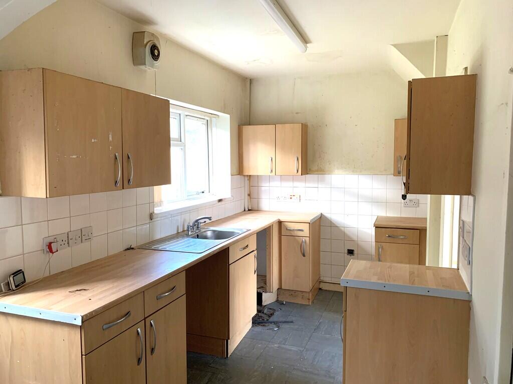 House in Stoke-on-Trent - View 5