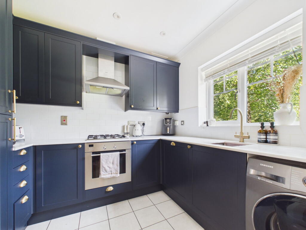 House in Slough - View 5