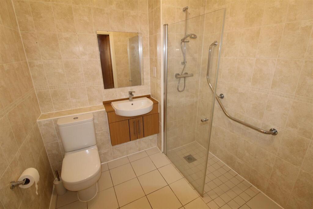Elliott Court, High Street North, Dunstable photo 4