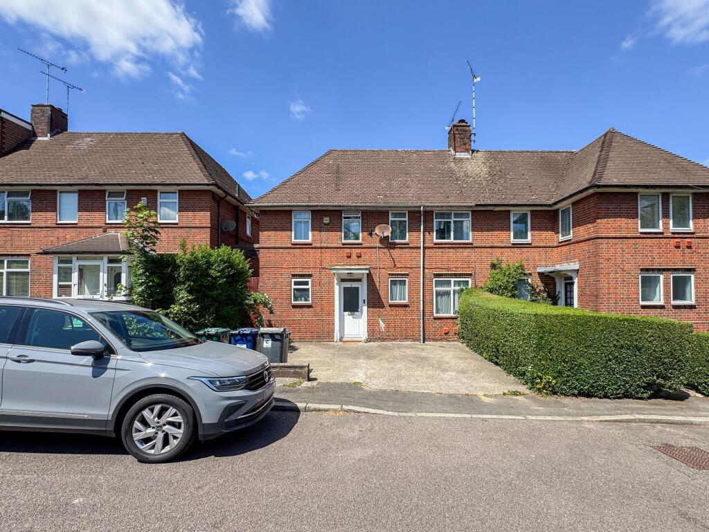 Main image of property: Pointalls Close, London, N3