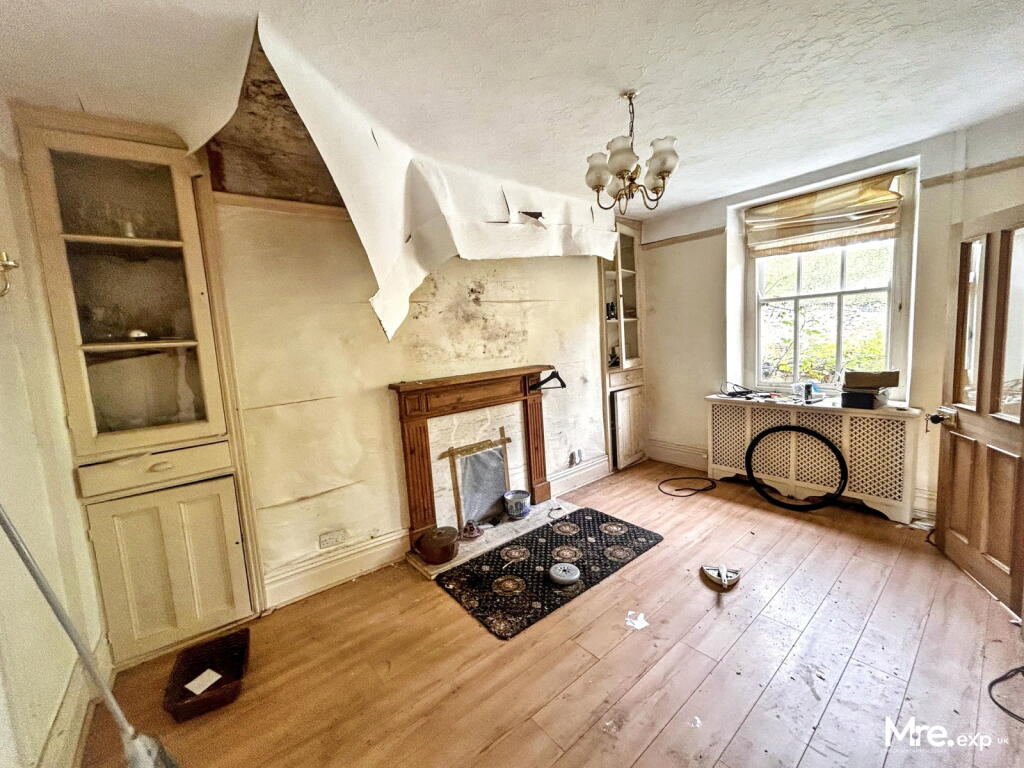 House in Pontardawe, Neath Port Talbot - View 4
