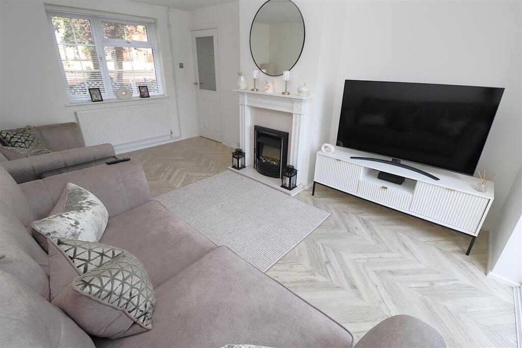 House in Gillingham, Medway - View 2