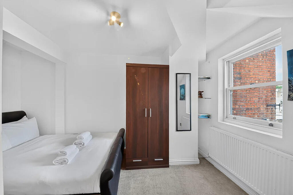 Apartment in London, Hammersmith - View 4