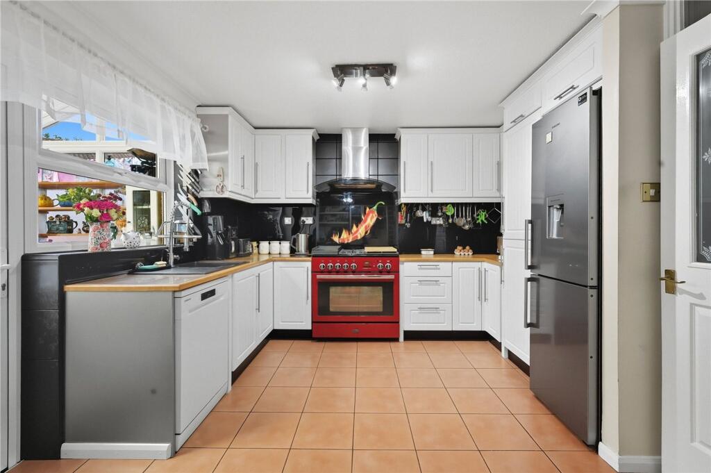 Betony Crescent, Billericay, CM12 photo 3