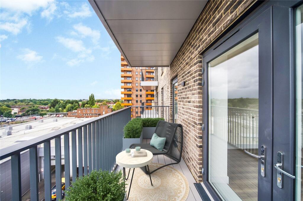 Catkin Road, London, NW9 photo 2