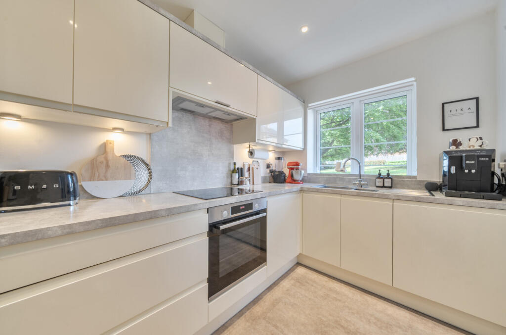 Harris Close, Orpington, BR5 - View 6
