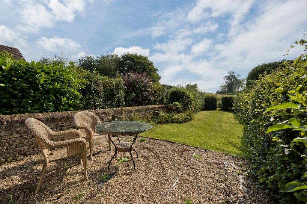 Main image of property: Glade Farm Cottages, Hole Lane, Farnham, Surrey, GU10