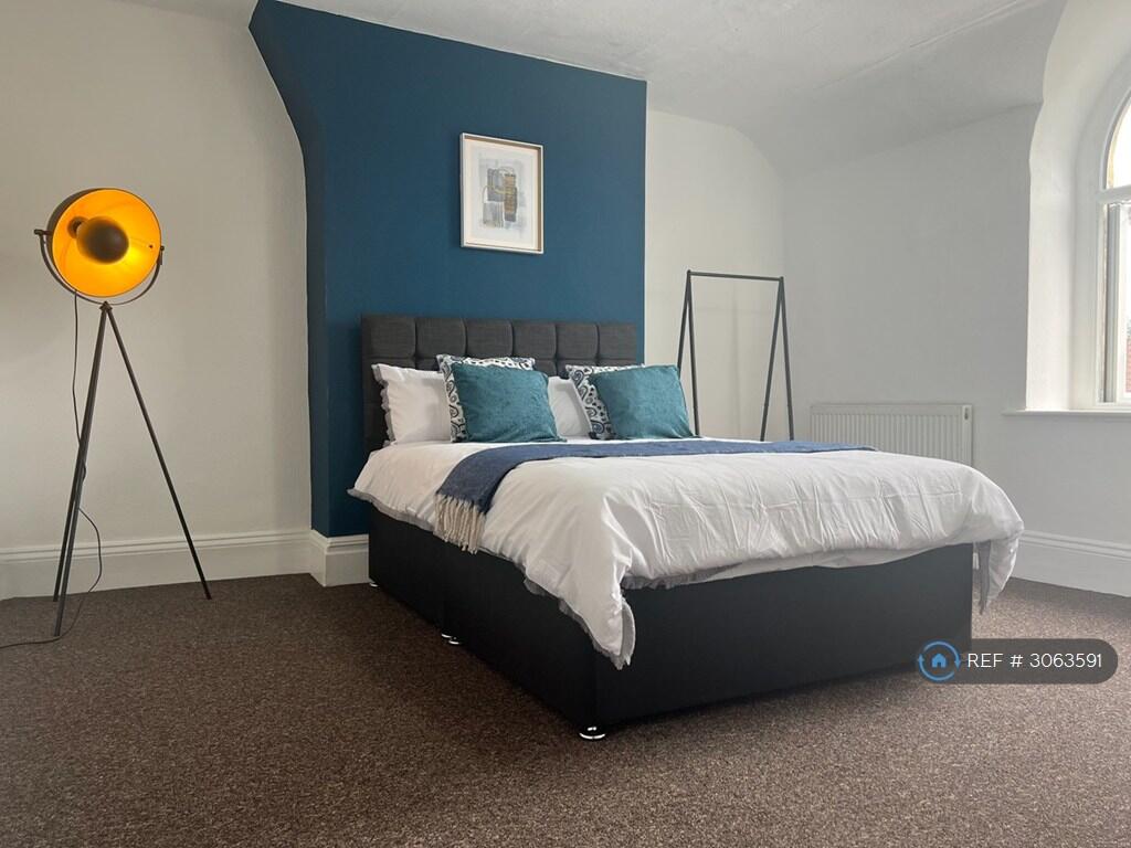 Main image of property: Two Mile Hill Road, Bristol, BS15