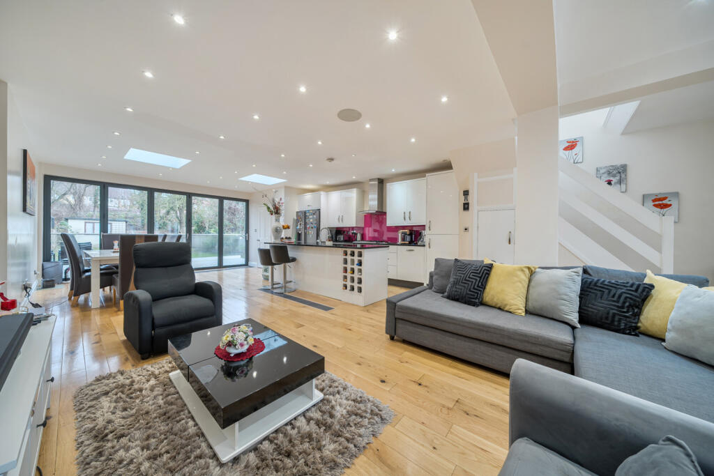 Main image of property: Sidcup Road, London