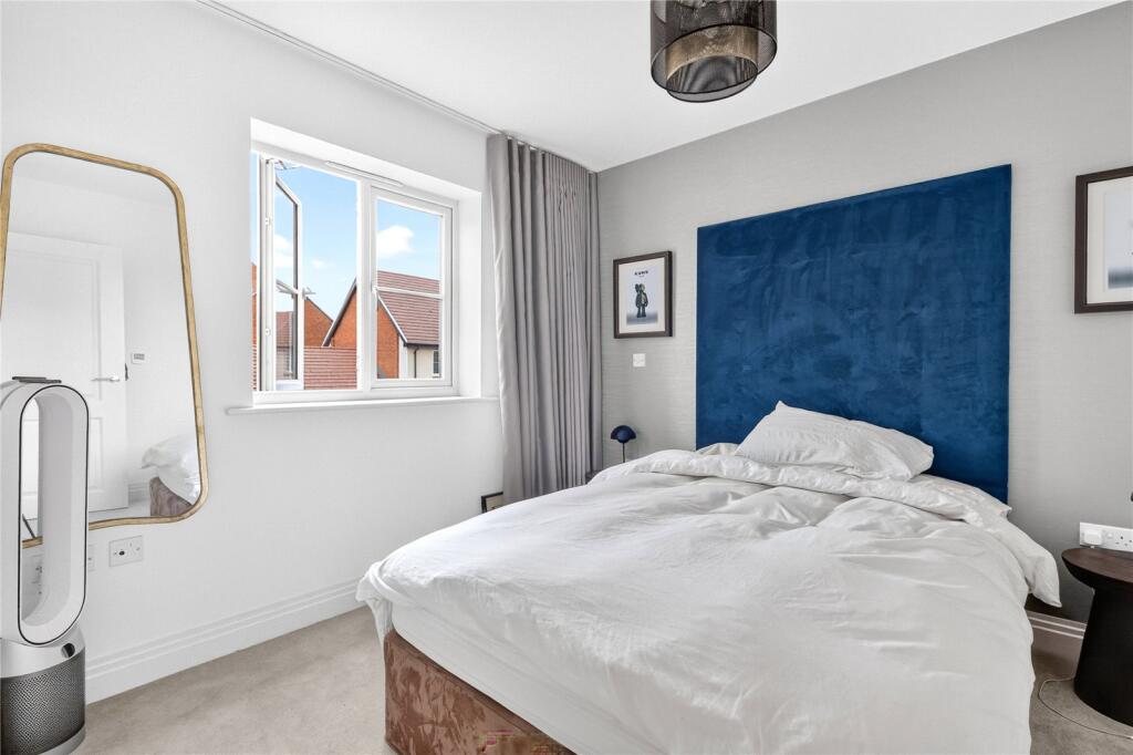 Apartment in Berkshire, Warfield - More