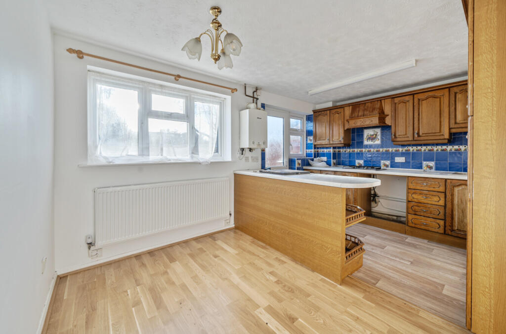 Tennyson Avenue, Houghton Regis, Dunstable photo 2