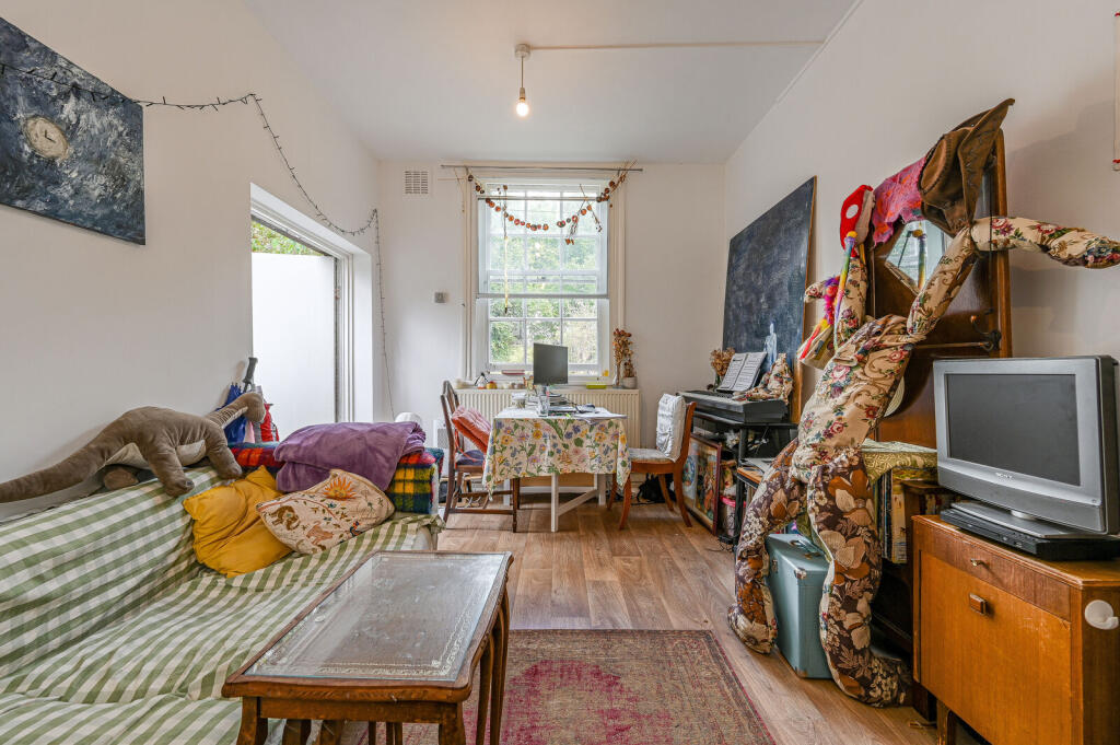 Apartment in London, Pepys Estate, New Cross - More