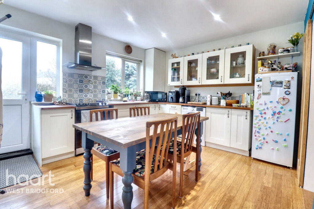 Main image of property: Leafield Green, Clifton, Nottingham