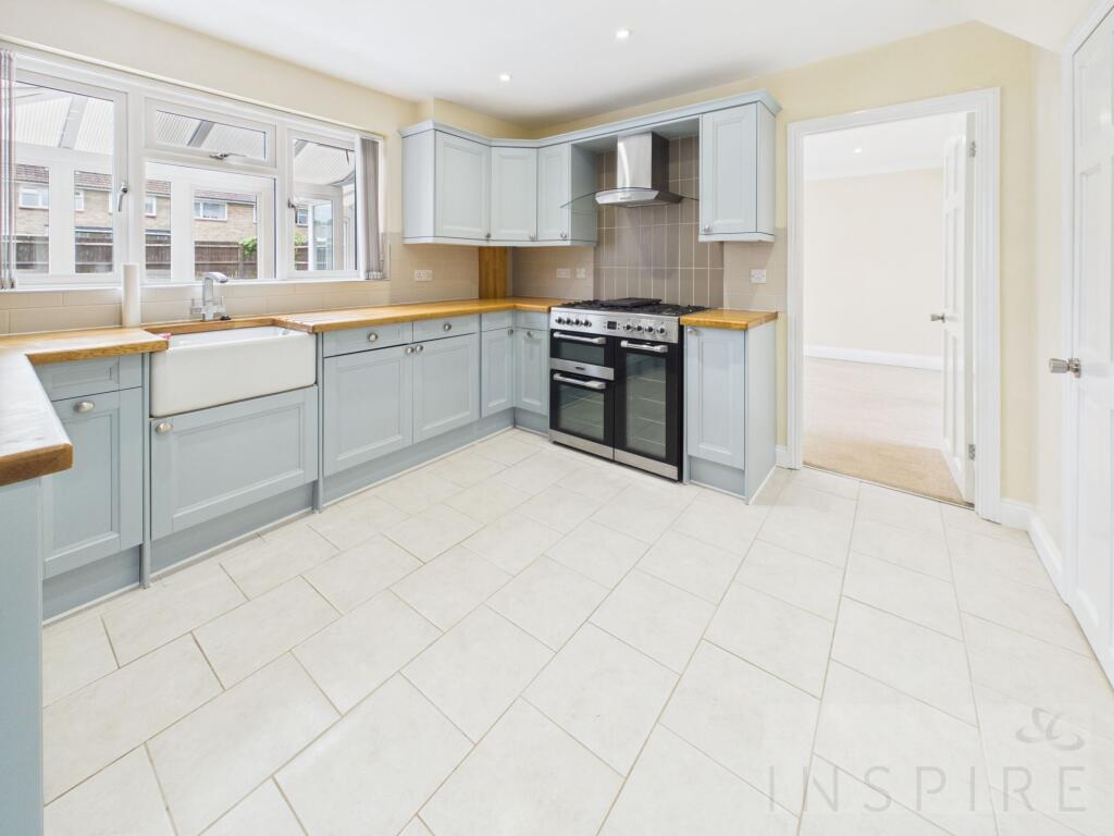 Gainsborough Road, Crawley, RH10 - More