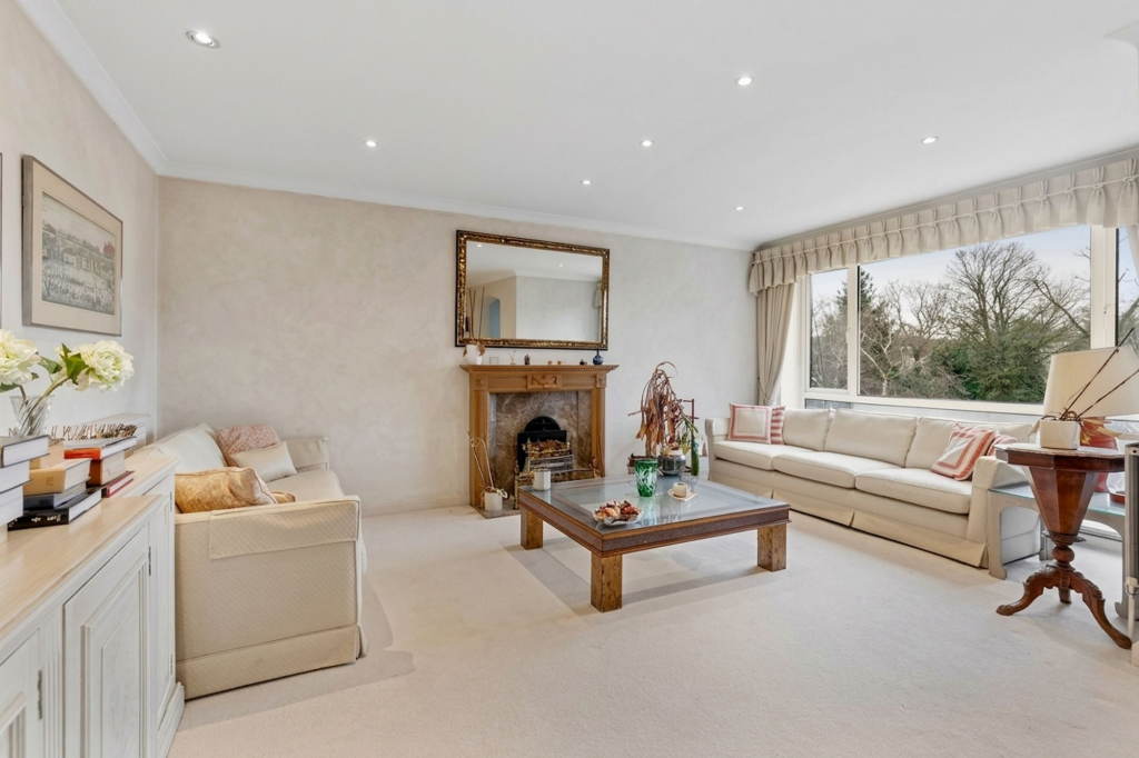 Main image of property: Hendon Lane, Greenacres Hendon Lane, N3