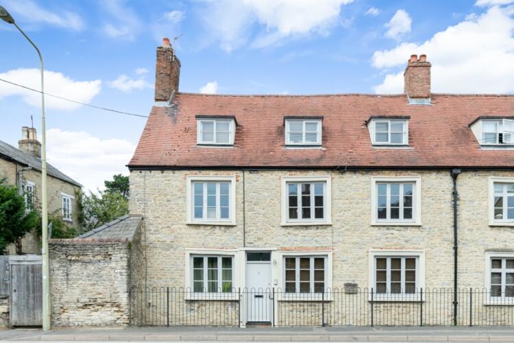 Main image of property: London Road, Bicester