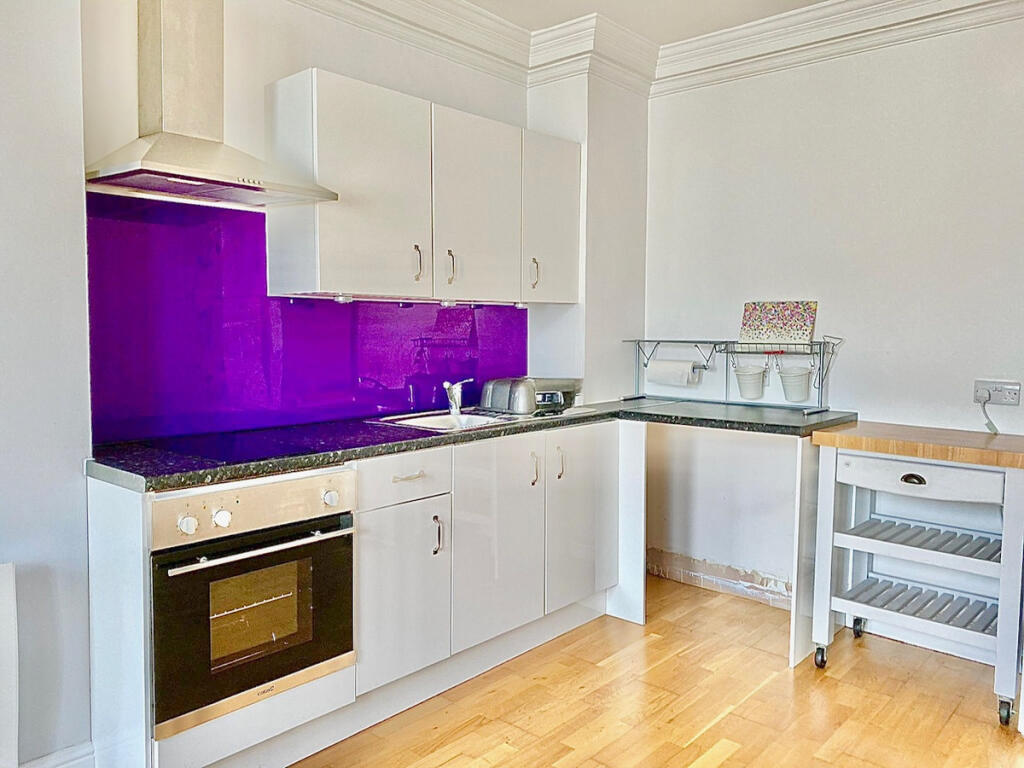 Apartment in Brighton - More