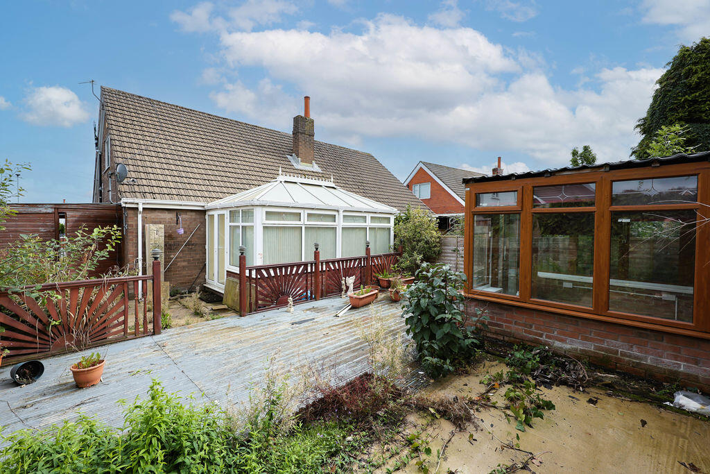 Howden Drive, Wigan photo 4