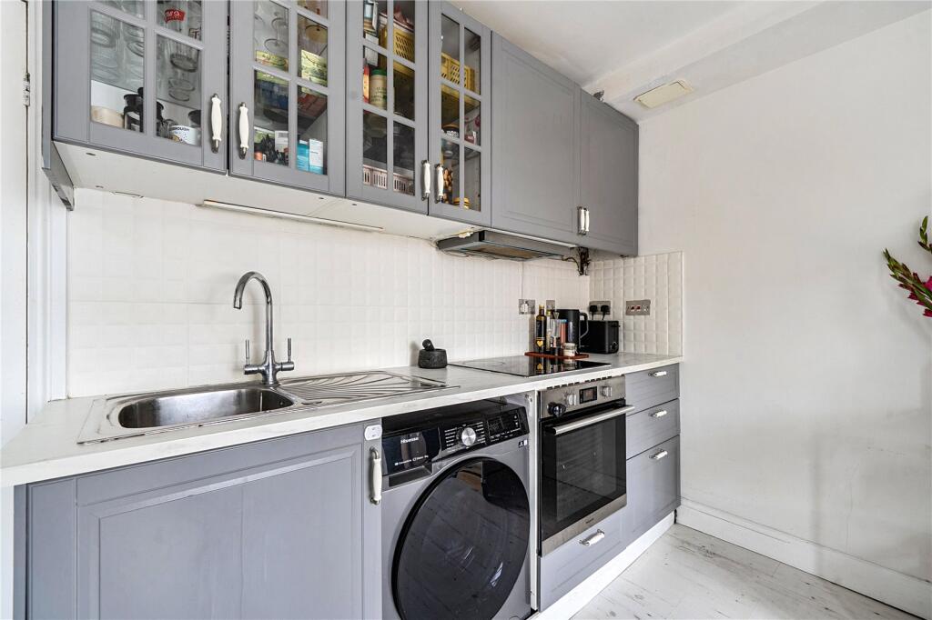 Apartment in London - More