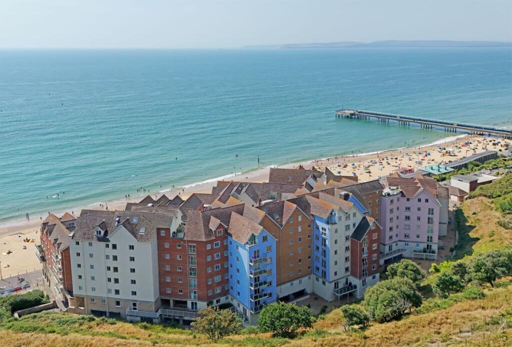 Main image of property: Flat 15 Honeycombe Beach, Honeycombe Chine, Boscombe, Bournemouth, Dorset, BH5 1LE