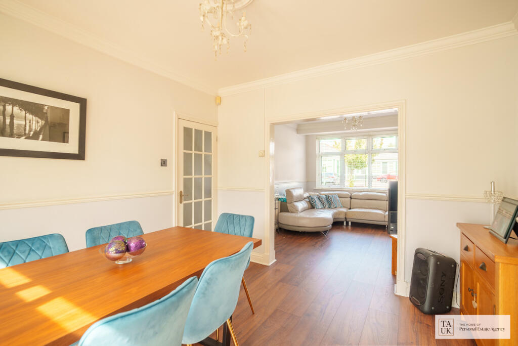 House in Romford - View 4