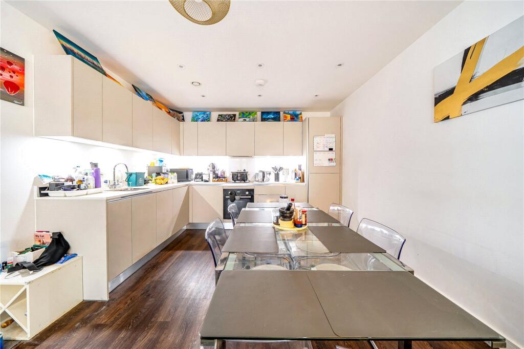 Apartment in London - View 5