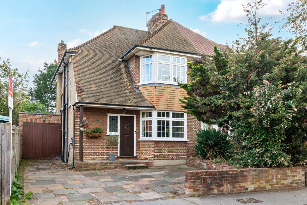 Main image of property: Girton Gardens, Shirley, Croydon, Surrey, CR0