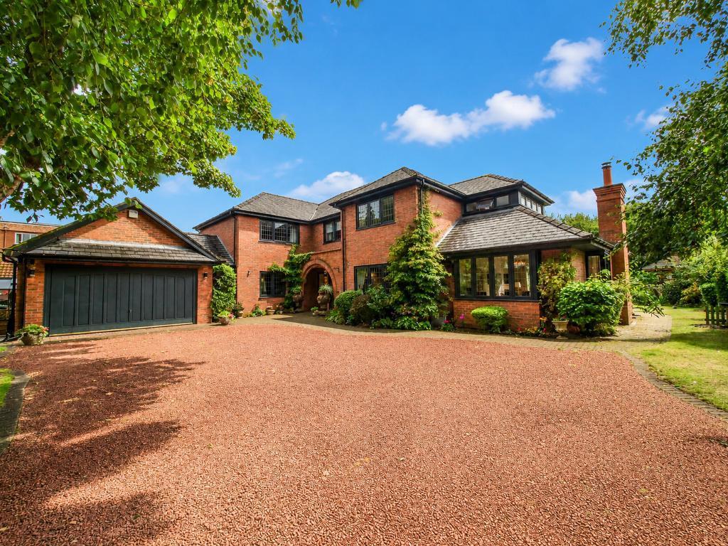 Main image of property: 18a Saxon Road, Birkdale, Southport, Merseyside, PR8 2AX