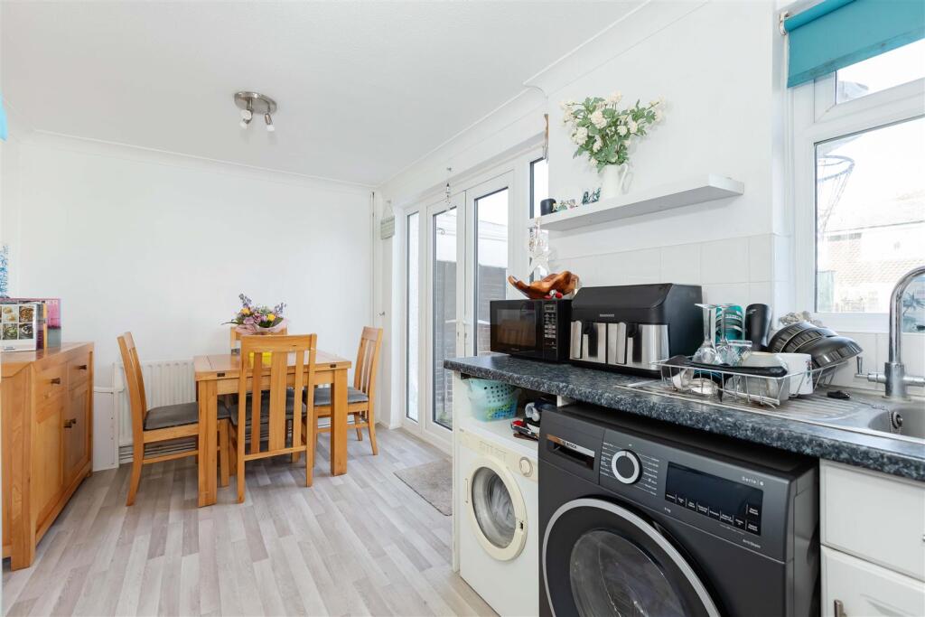 Kipling Avenue, Goring-By-Sea, Worthing photo 3