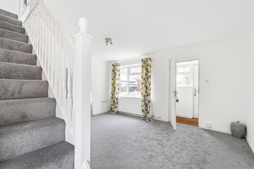 House in Gloucester - View 4