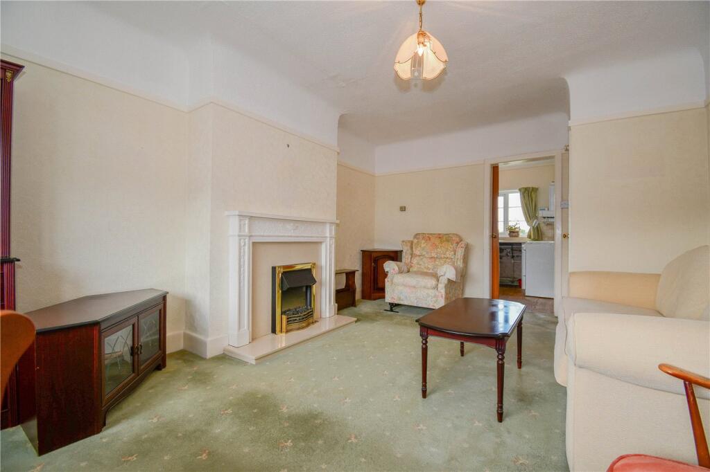 Apartment in West Kirby, Grange - View 4