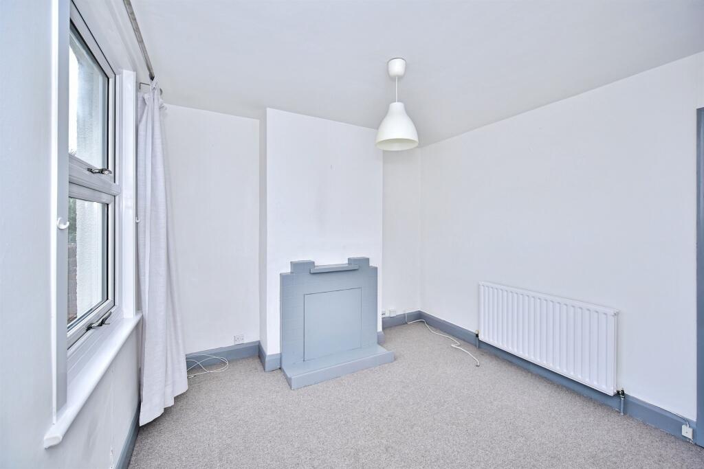 House in Tonbridge and Malling, West Malling - More