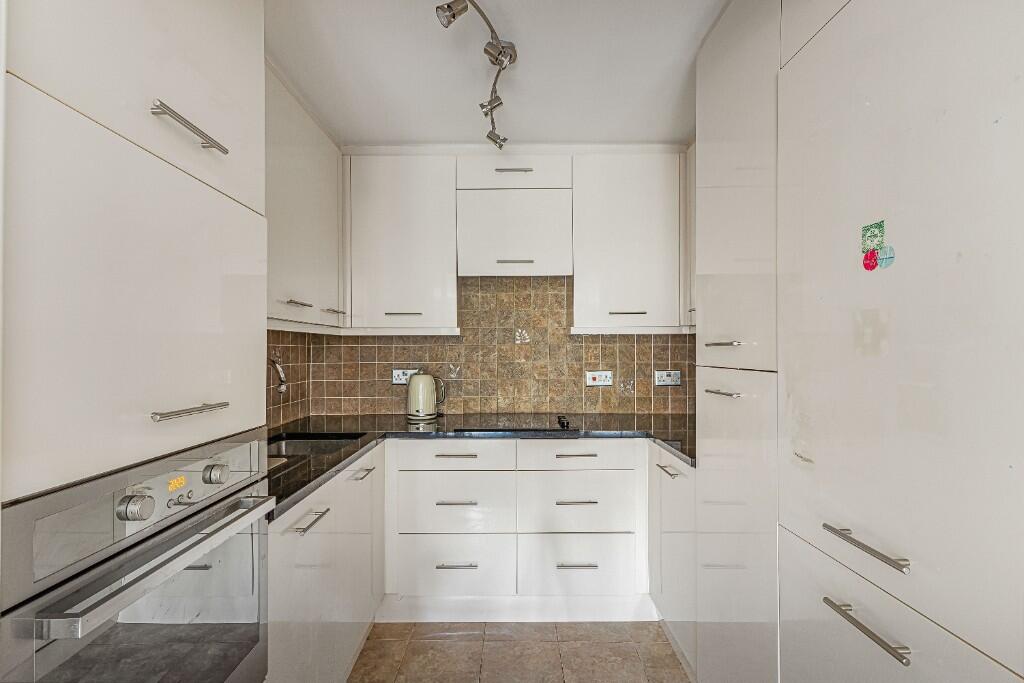 Apartment in London - View 3