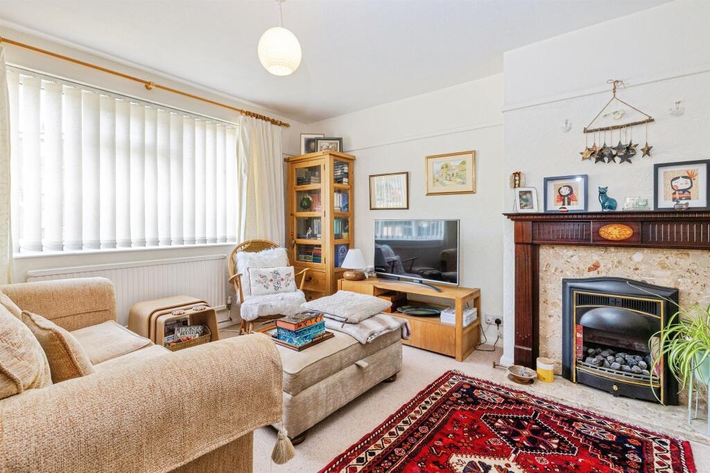Carrington Drive, Lincoln - More