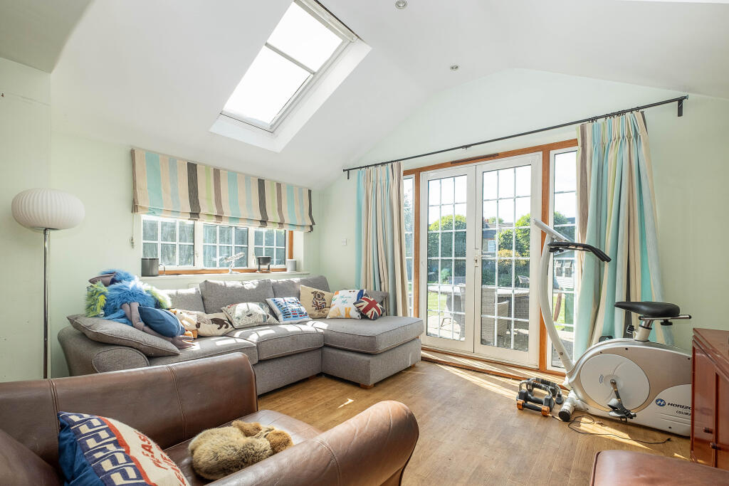 House in Kingston upon Thames - View 4