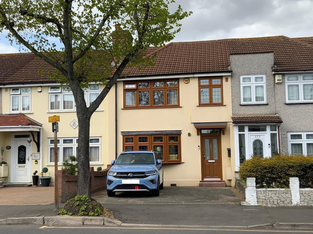 Main image of property: Elm Park Avenue, Elm Park, Hornchurch, Essex, RM12 4PG