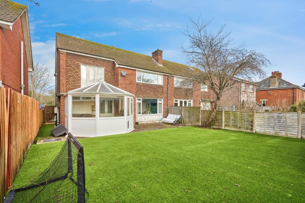 Main image of property: Lonsdale Avenue, NEWPORT, Isle of Wight, PO30