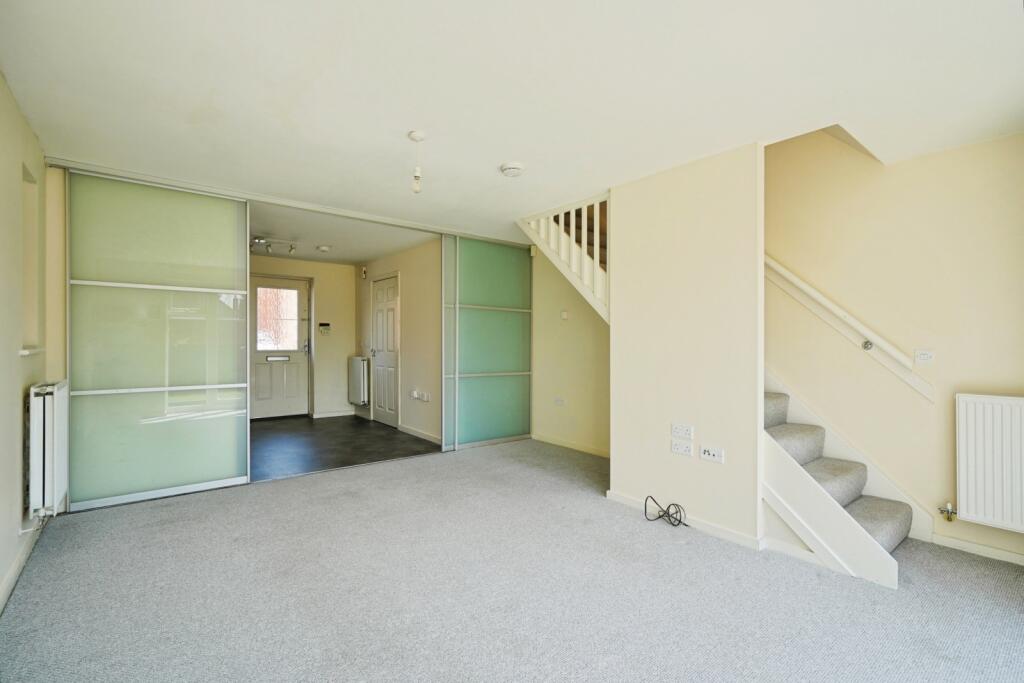 House in South Derbyshire, Derbyshire - More
