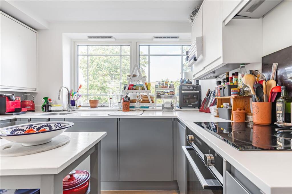 House in London - View 5