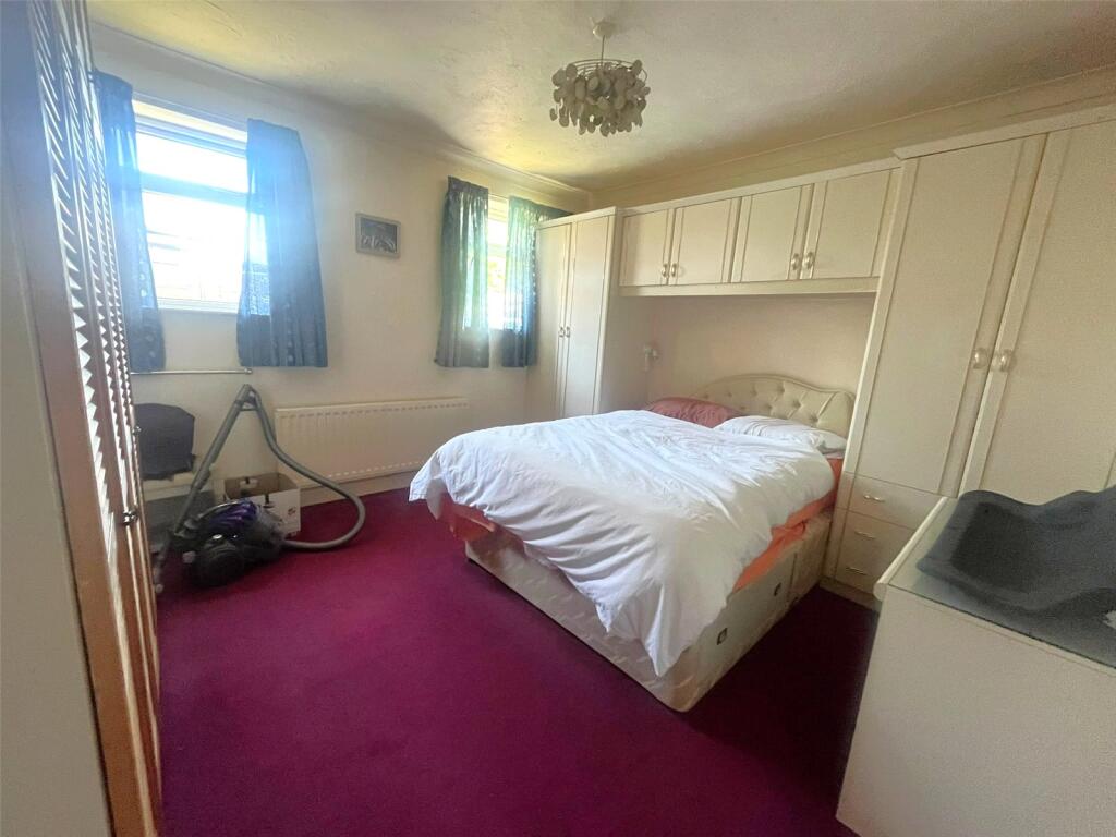 House in Basingstoke and Deane, Oakley - View 4