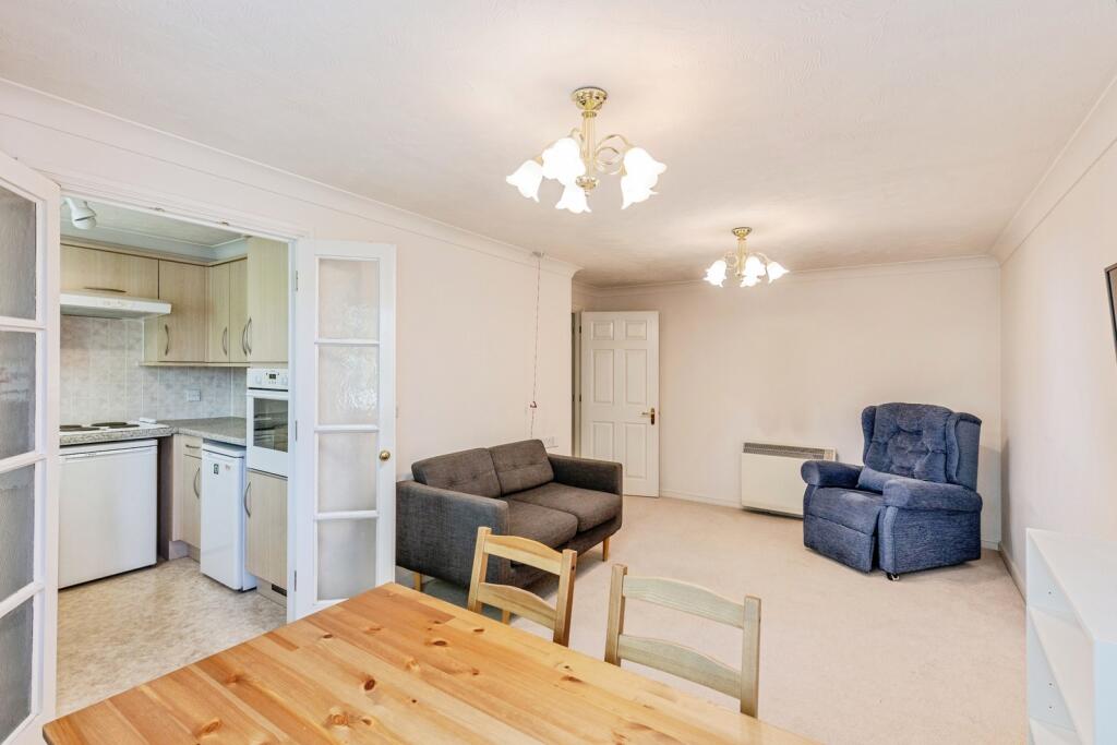 Apartment in Bristol, Woodhill - View 4