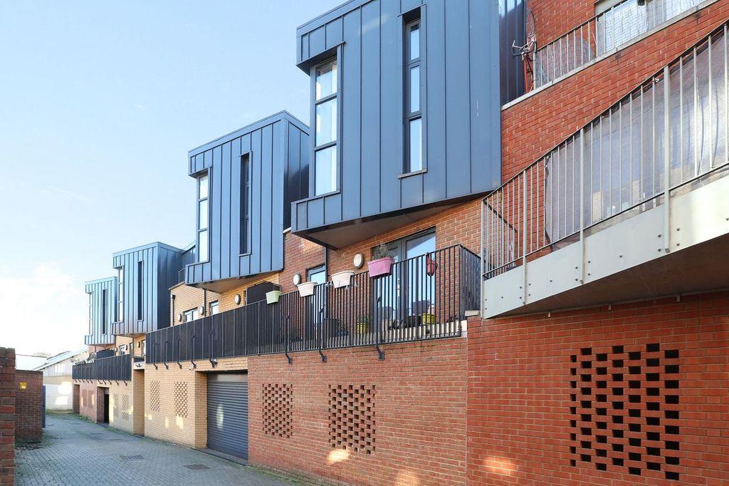 Main image of property: Well Hall Road, London