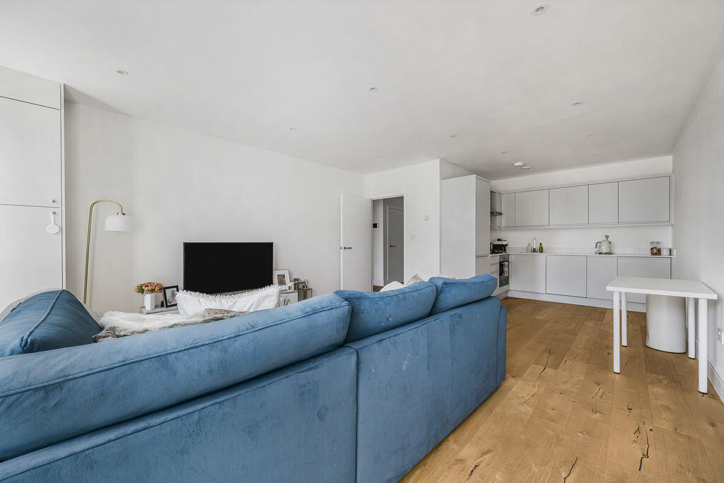 Apartment in Dartford - View 5